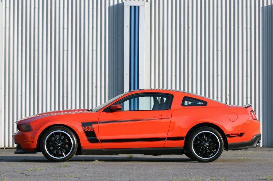  Ford Mustang Boss 302 2012 года  (фото 9 из 208)